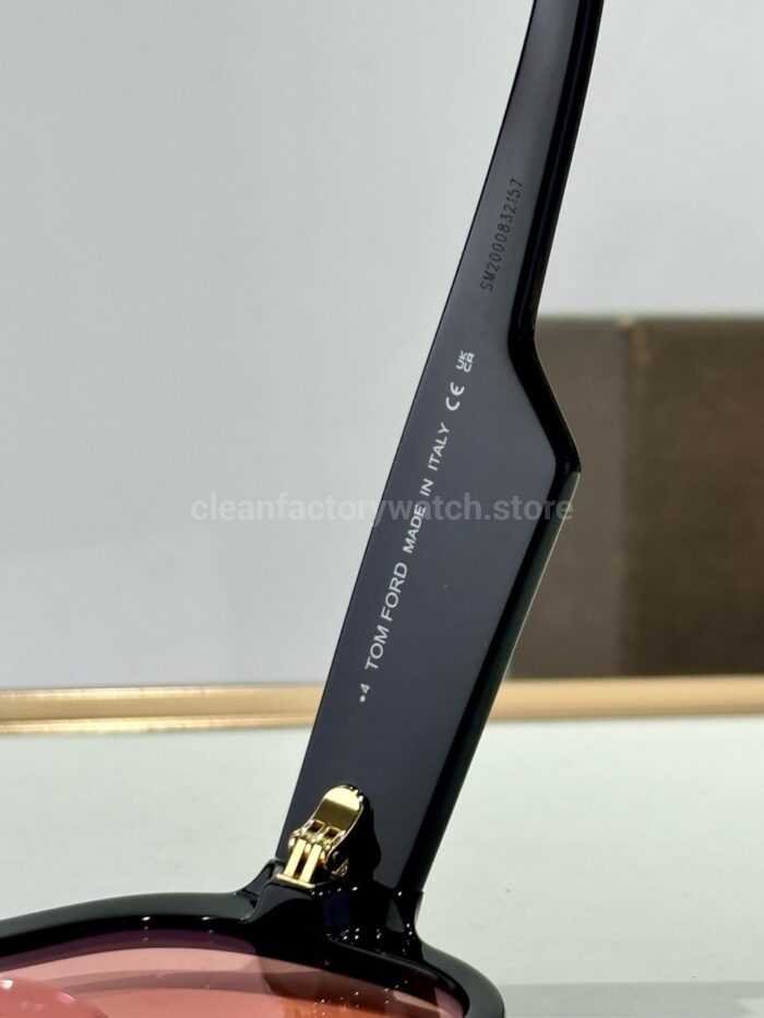 Tom Ford TF1093 RELLEN Oversized Aviator Sunglasses | Black Frame & Grey Gradient Lenses - Image 3