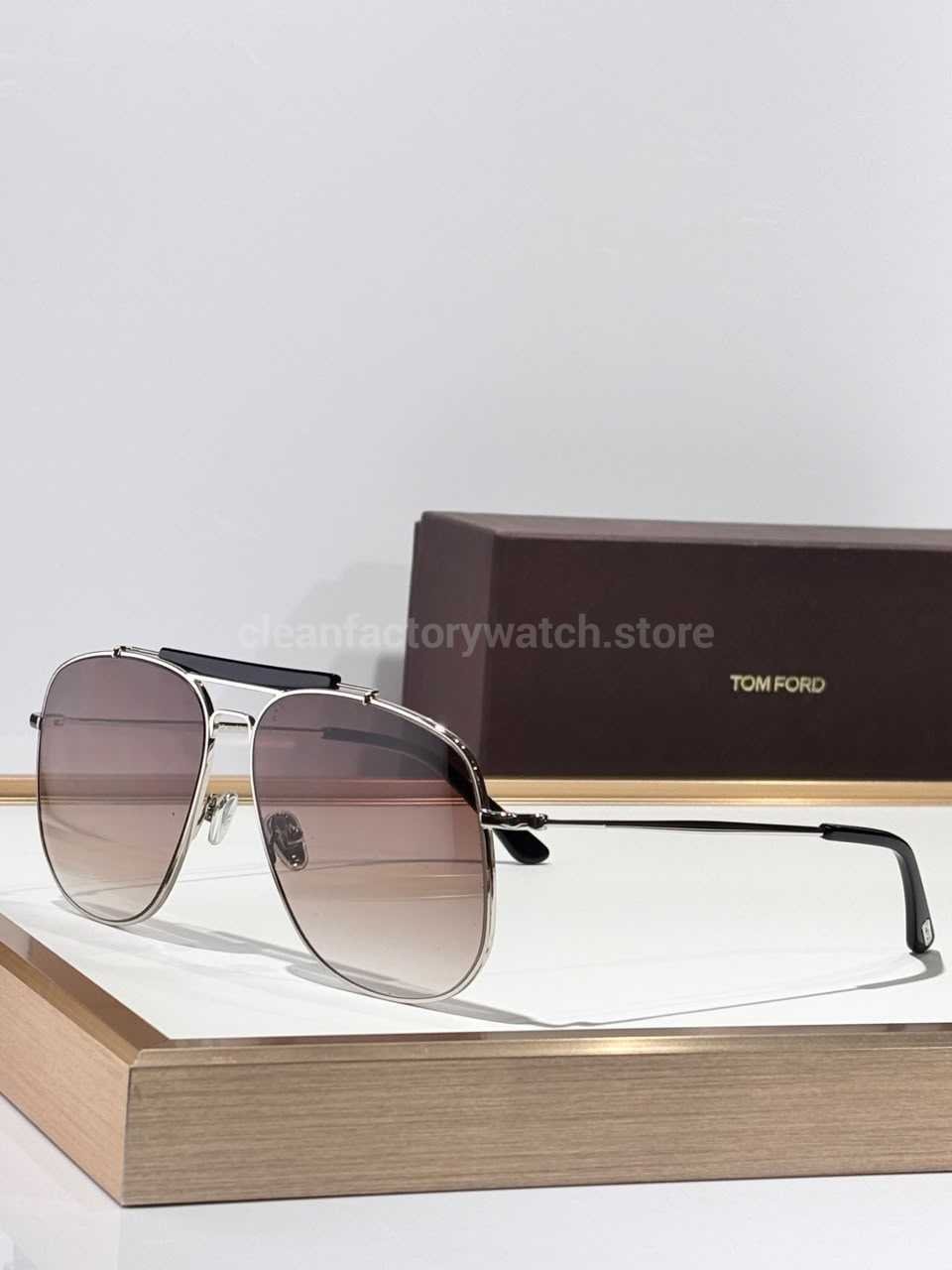 Tom Ford TF557 Aviator Sunglasses | Silver Frame & Brown Gradient Lenses