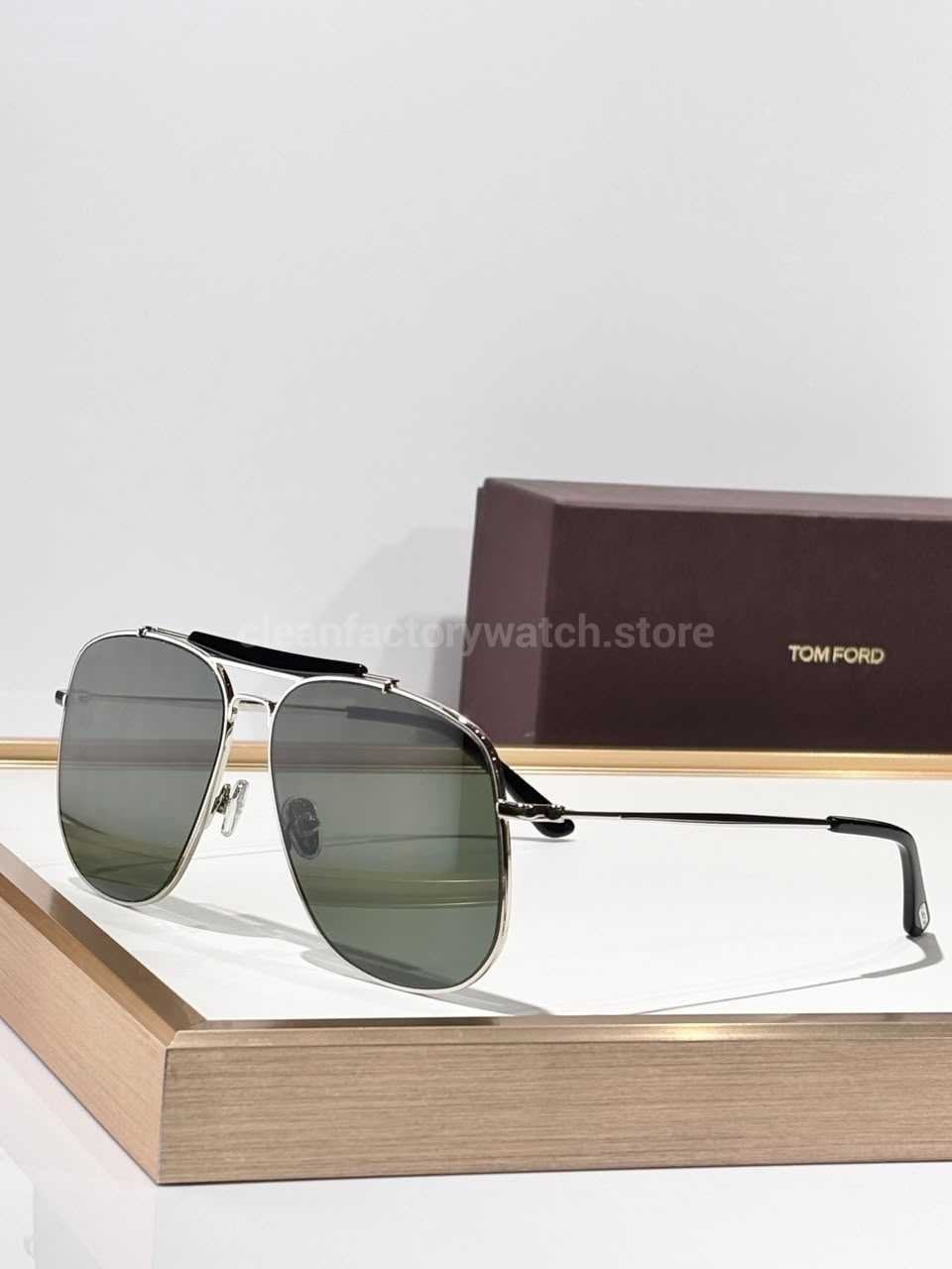 Tom Ford TF557 Aviator Sunglasses | Silver Frame & Grey-Green Lenses
