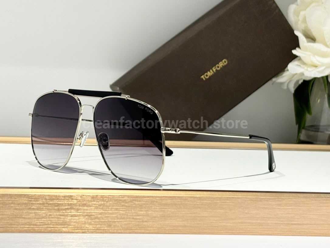 Tom Ford TF557 Aviator Sunglasses | Silver Frame & Grey-Purple Gradient Lenses