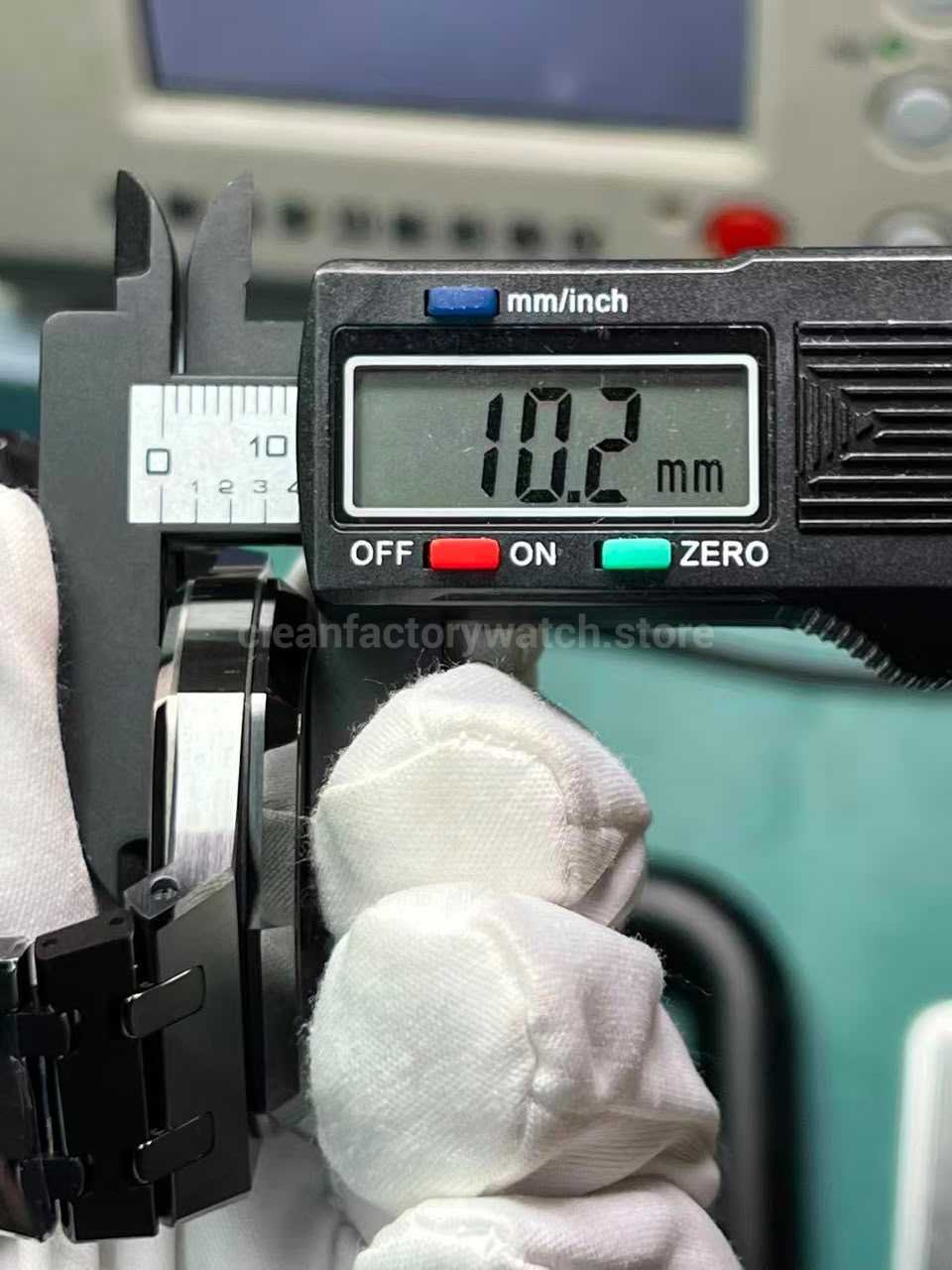 THB Factory Royal Oak 15416CE 10.2mm thickness measurement