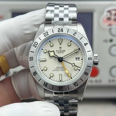 3C Factory Tudor Black Bay Pro 79470 white dial 39mm Jubilee-style bracelet