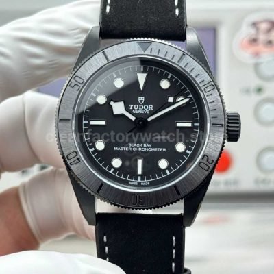 TW Factory Tudor Black Bay 79210CNU 41mm Leather Strap Blue Dial (7)