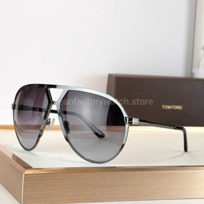 Tom Ford TF1060 Oversized Aviator Sunglasses Silver Frame & Grey Purple Gradient Lenses (1)