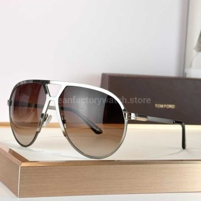 Tom Ford TF1060 Oversized Aviator Sunglasses Silver Frame & Grey Purple Gradient Lenses (4)