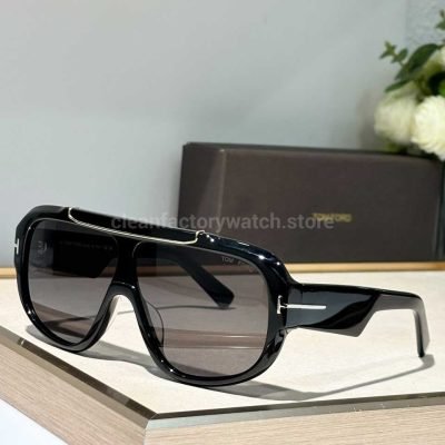 Tom Ford TF1093 RELLEN Oversized Aviator Sunglasses Black Frame & Grey Gradient Lenses (1)