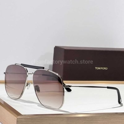 Tom Ford TF557 Aviator Sunglasses Silver Frame & Brown Gradient Lenses (3)