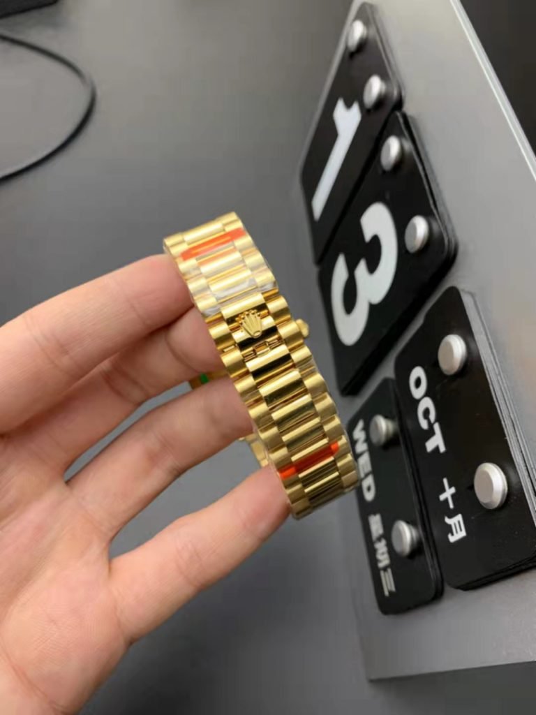 EW Factory Replica Rolex Day-Date 36mm Yellow Gold with Green Dial – Susan Reviews on Replica Watches 6 0f2b9bfaf5ba49d58d2e2a563e325834 Super Clone Watch,Clean Factory Watch