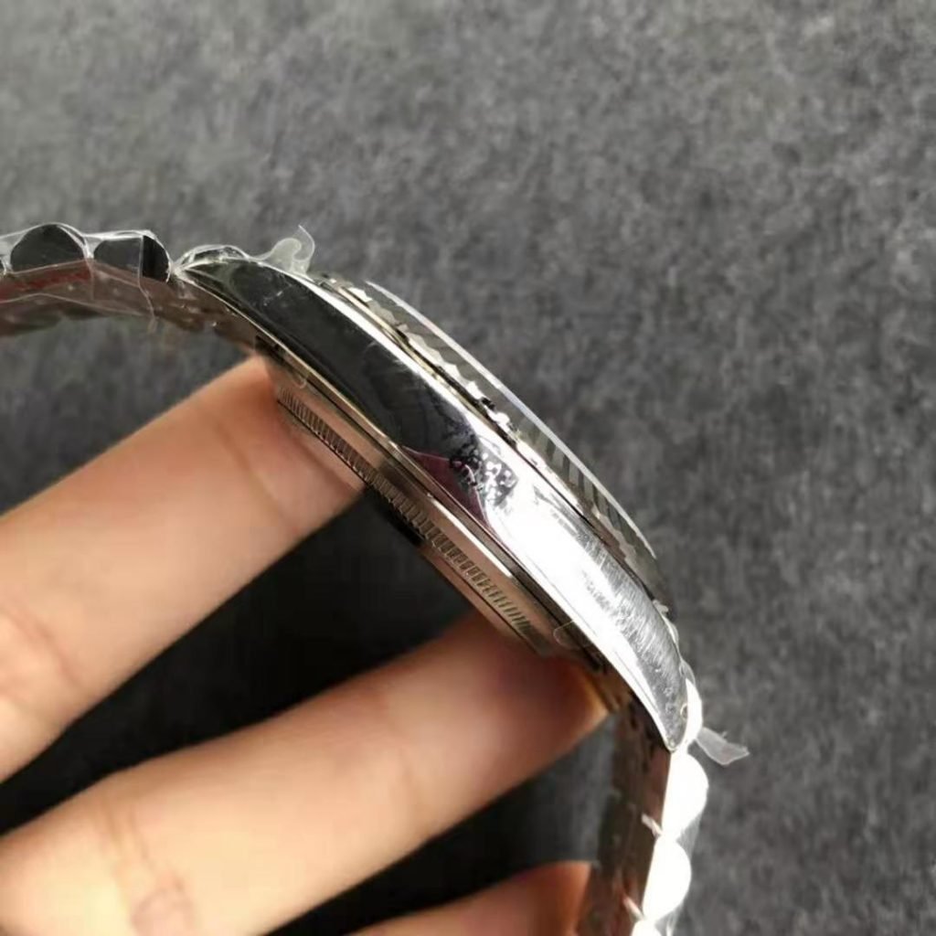 Top Ten Replica Watches for Beginners – Susan Reviews on Replica Watches 12 370166d14c724fac886b768b2298b923 Super Clone Watch,Clean Factory Watch