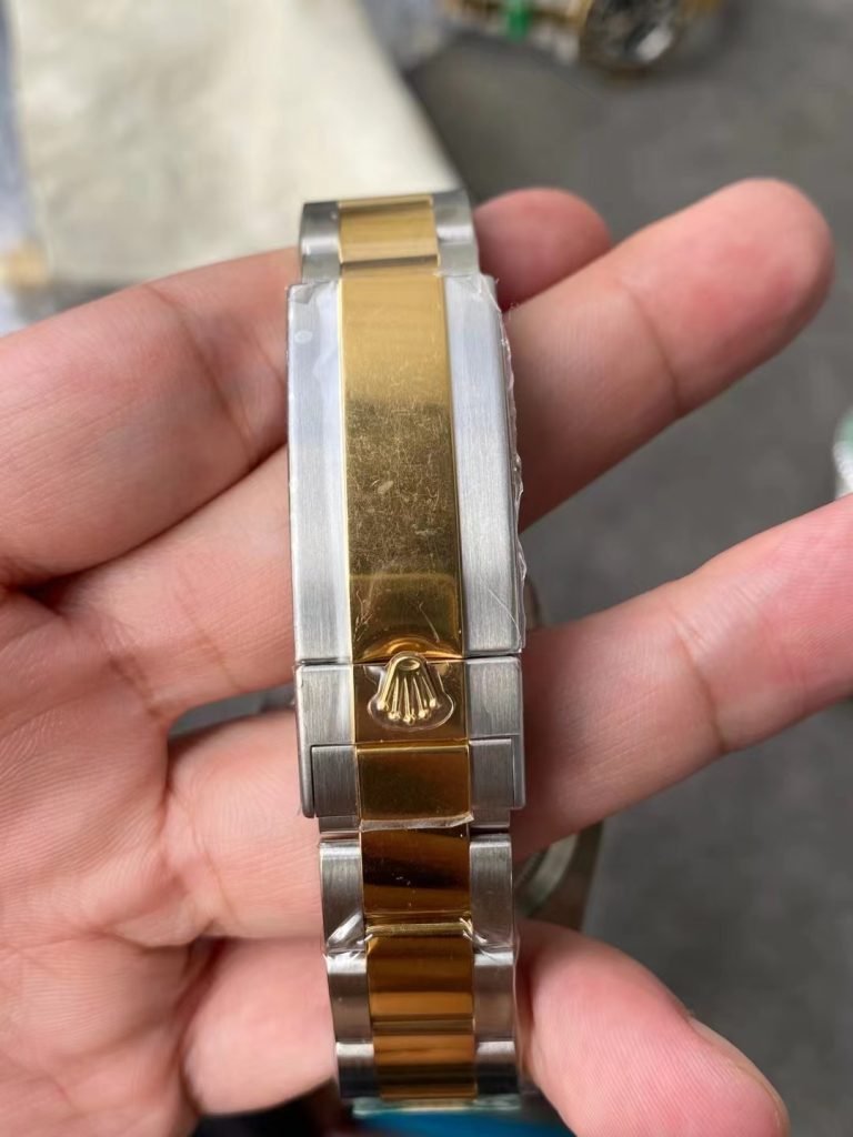 About C+ Factory Two Tone Submariner – Susan Reviews on Replica Watches 10 7d31a949931f48f18a9f3de2fac449c0 Super Clone Watch,Clean Factory Watch