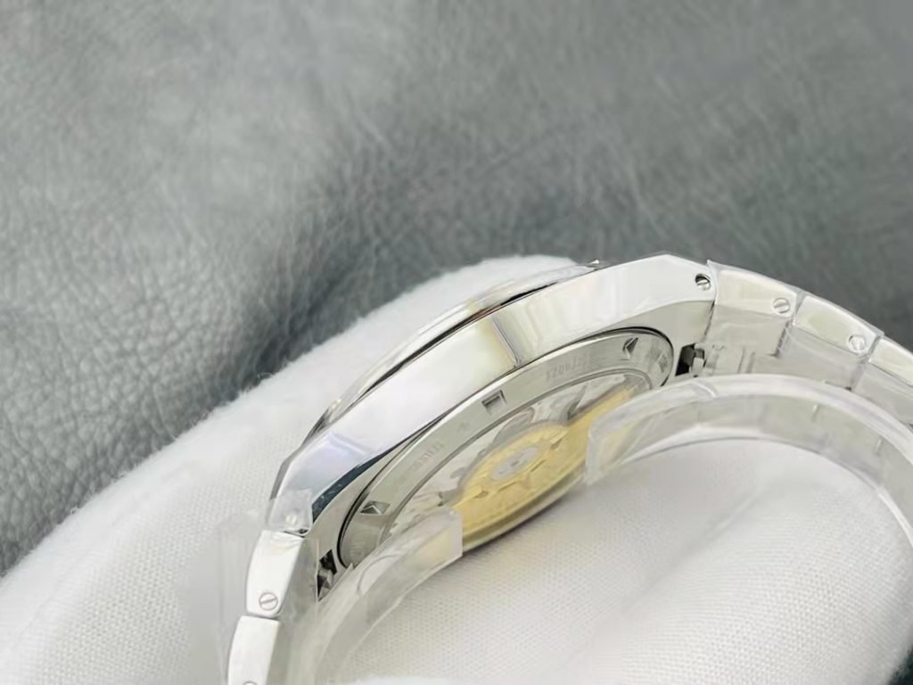 New VC Overseas 4500V from ZF – Susan Reviews on Replica Watches 8 aca3a199ed434ab7982493efe018de62 Super Clone Watch,Clean Factory Watch