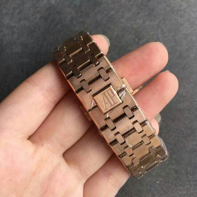 Replica Audemars Piguet Royal Oak 15400 Rose Gold Blue Dial Watch Review – Susan Reviews on Replica Watches 8 c1572e1cff1d4ed887433942c66424f0 Super Clone Watch,Clean Factory Watch